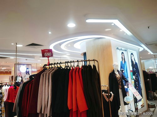 广州王府井百货即将谢幕，打折商品引市民抢购热潮